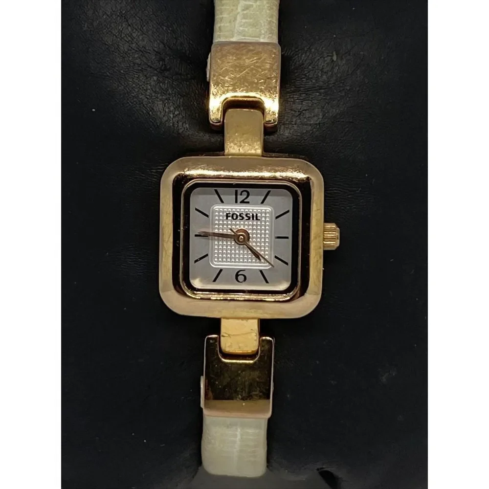 Fossil ES2780 Womens White Leather Analog Silver Dial Quartz Genuine Watch MP795